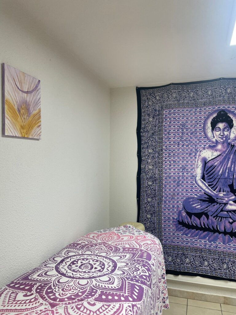 Table de massage à Bédarieux — institut Om Karyann